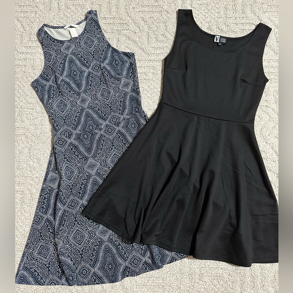 Sleeveless dresses. Dark Blue and White Size Small, Solid Black Size Medium